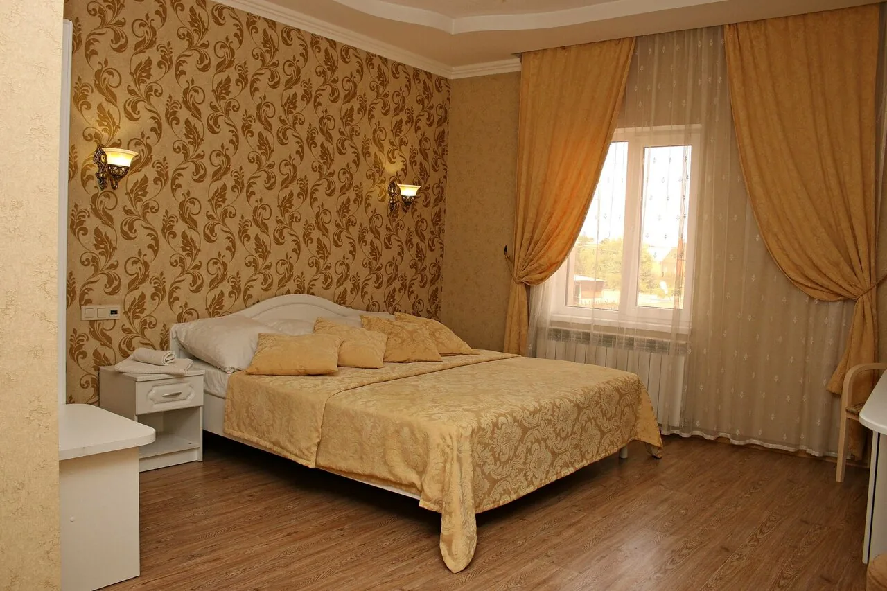 Номер «Роскошный трехместный номер» в George Hotel